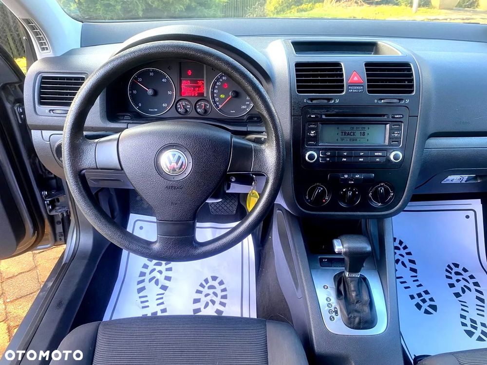 Volkswagen Golf 1.9 TDI Trendline DSG - 7