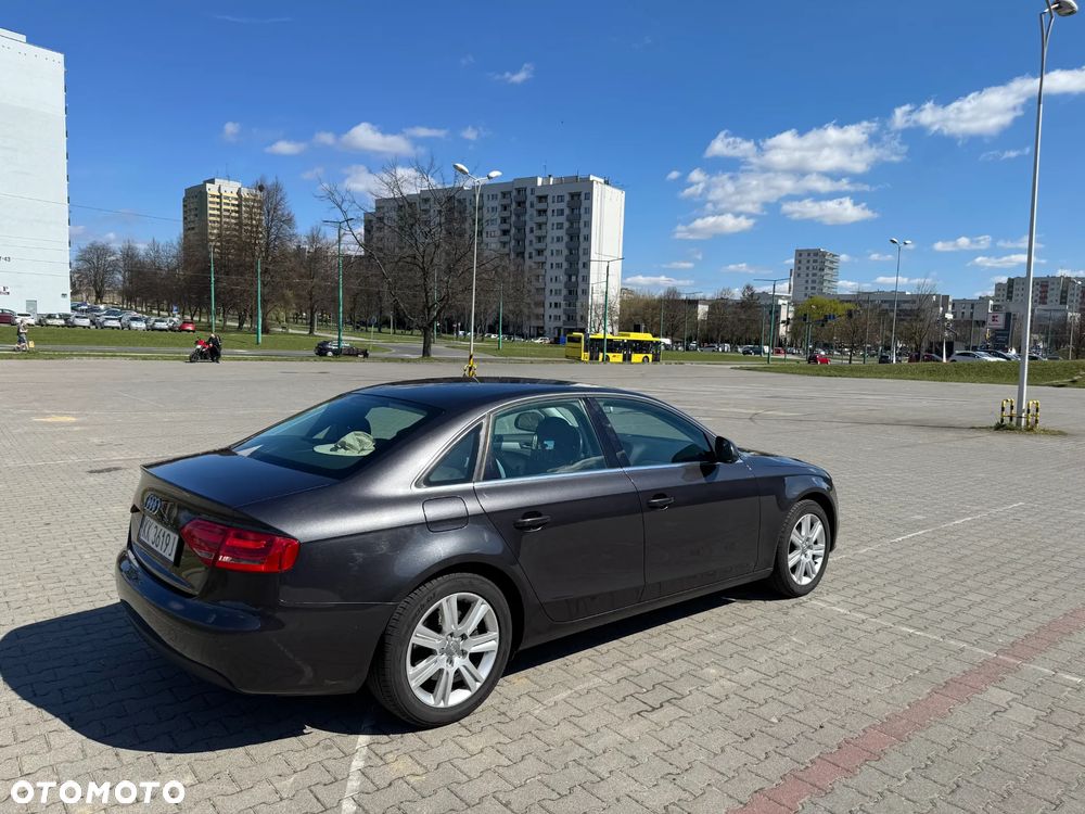 Audi A4 Limousine - 5