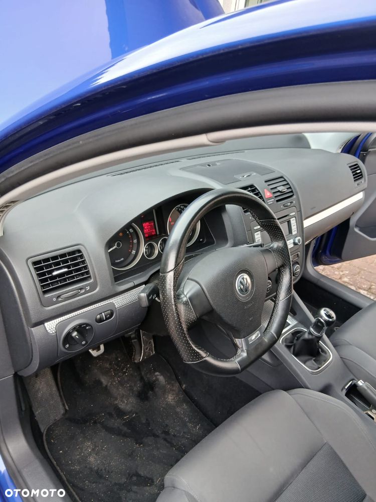 Volkswagen Golf R32 - 4