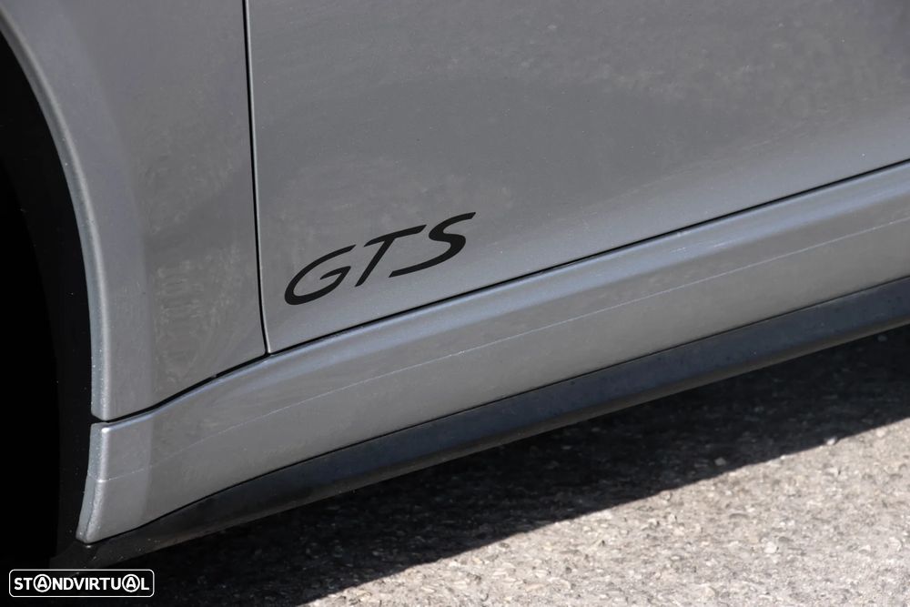 Porsche 911 (991) Carrera 4 GTS PDK - 12