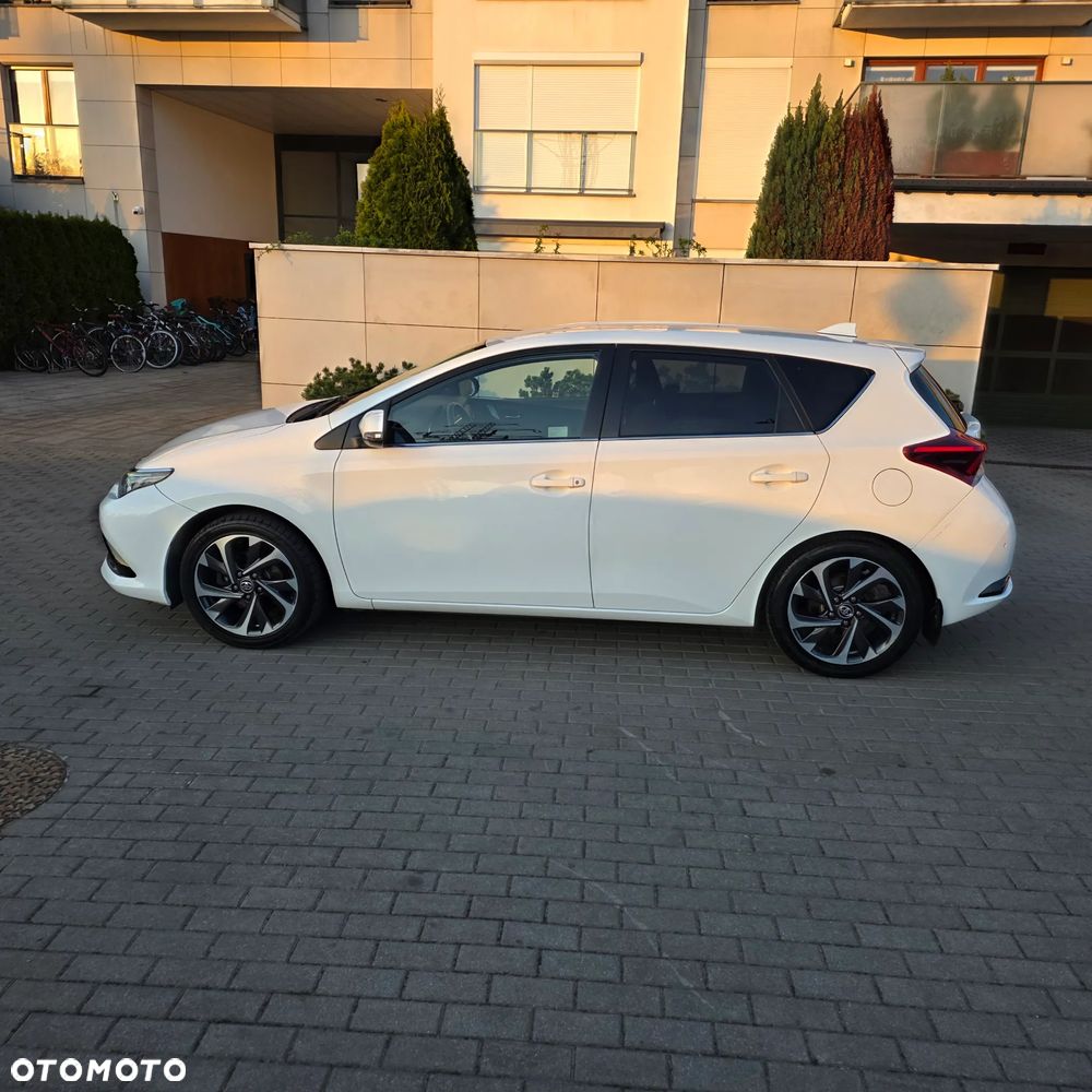 Toyota Auris 1.6 Premium Comfort - 2