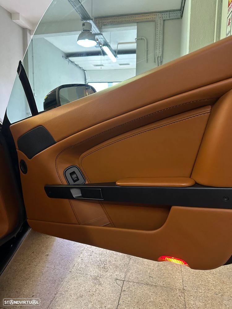 Aston Martin Vantage Roadster - 28