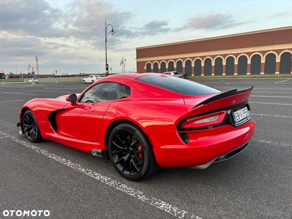 Dodge Viper - 8
