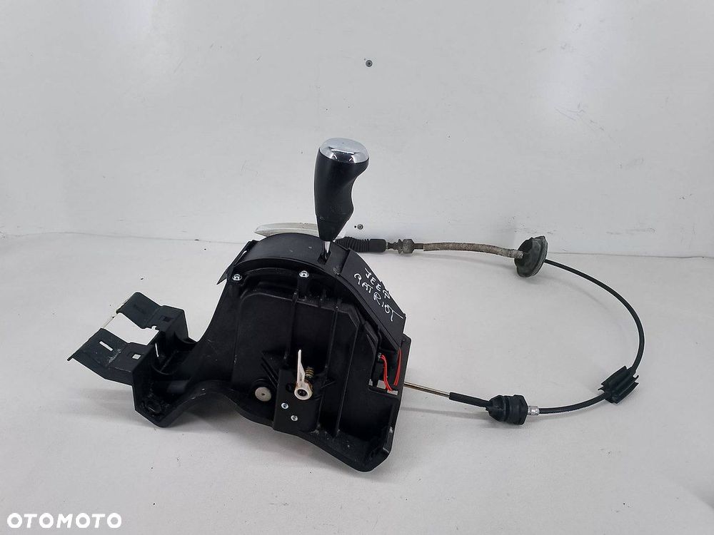 LEWAREK ZMIANY BIEGÓW JEEP PATRIOT P68021374AA 2.4 16V - 1