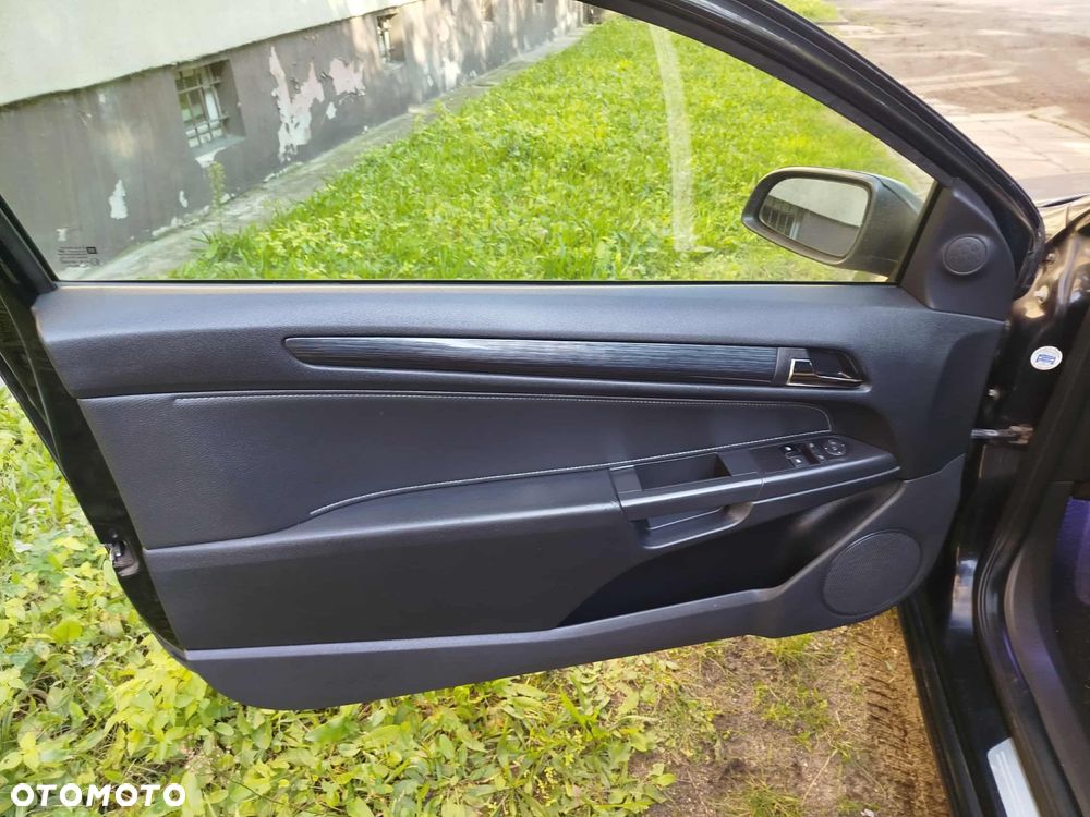 Opel Astra III GTC 1.8 Cosmo - 11