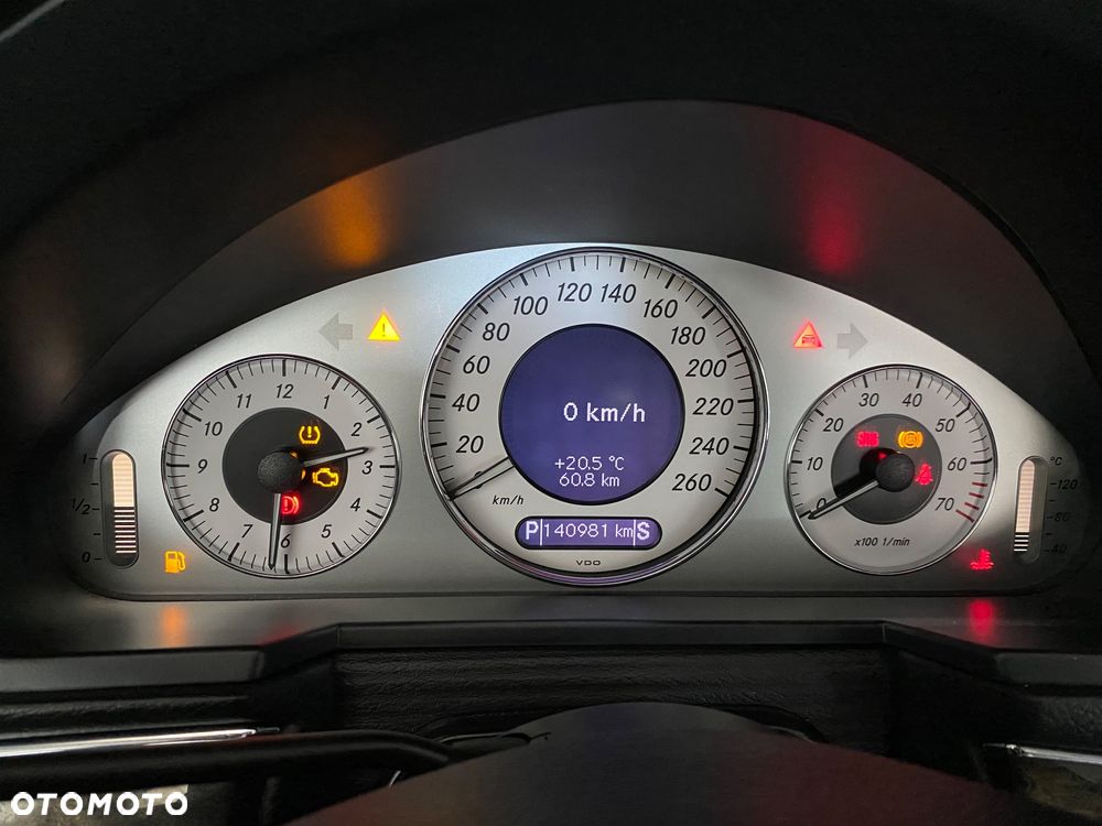 Mercedes-Benz Klasa E - 33