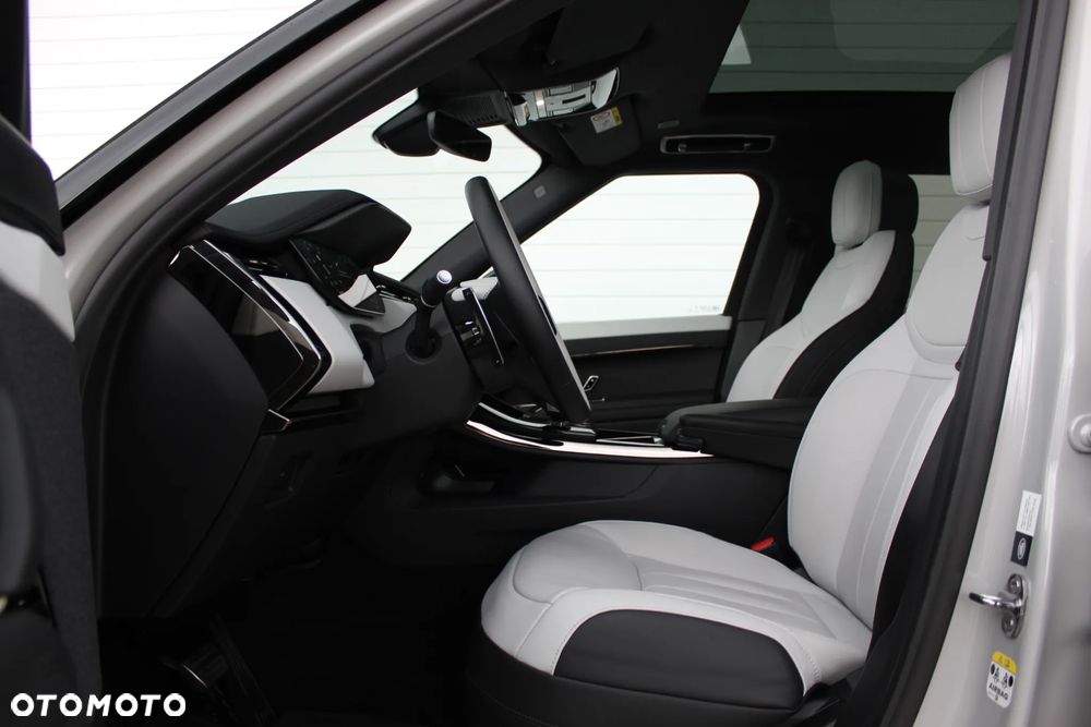 Land Rover Range Rover Sport - 11