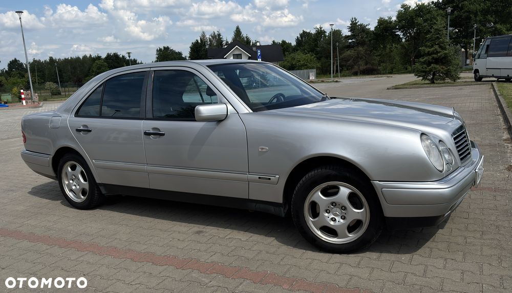 Mercedes-Benz Klasa E 320 T 4-Matic Avantgarde - 8