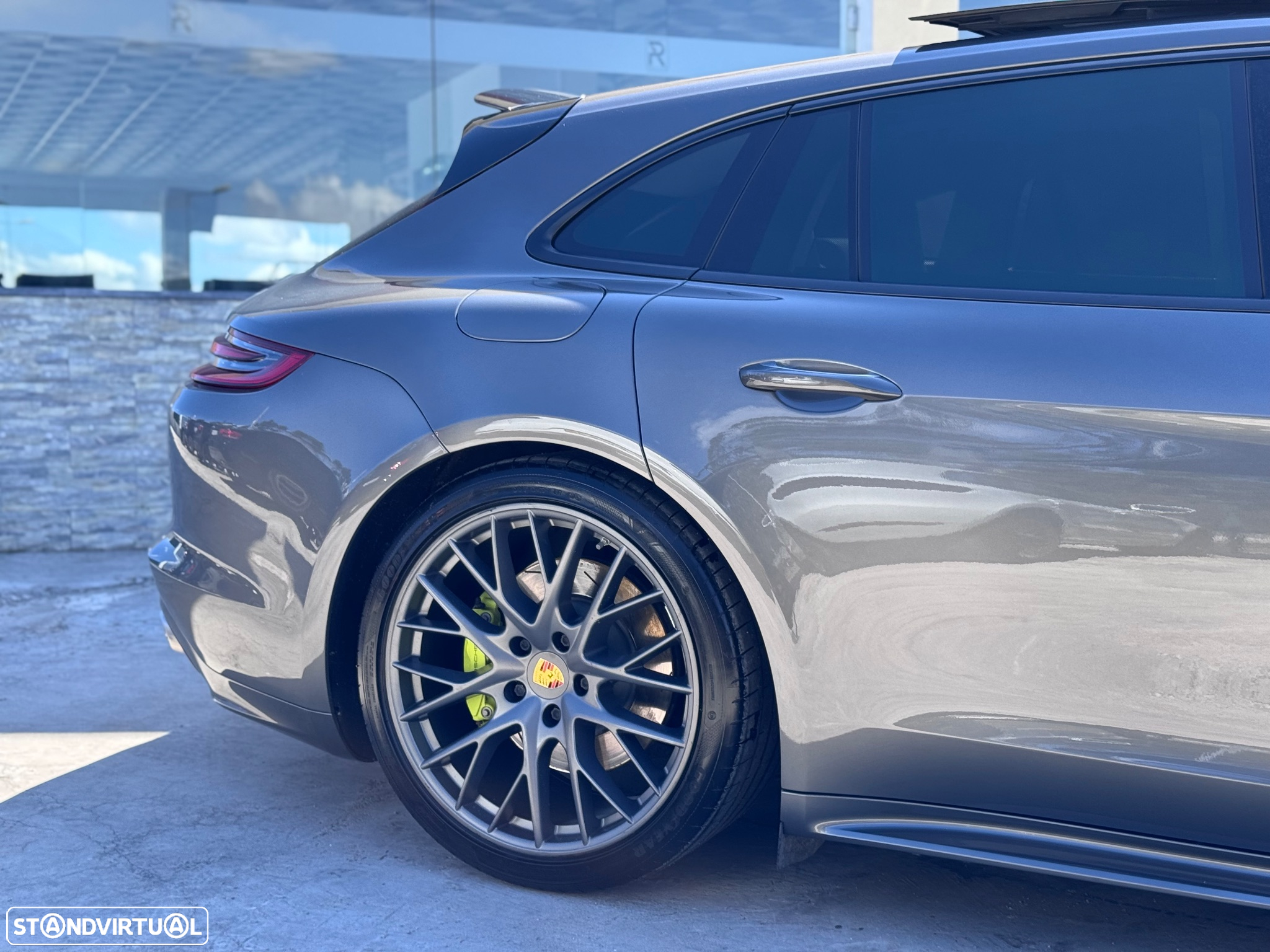 Porsche Panamera Sport Turismo 4 E-Hybrid - 29