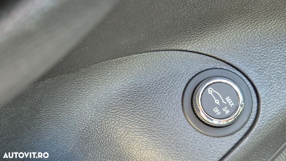 Opel Astra 1.6 D Start/Stop Sports Tourer Business - 10