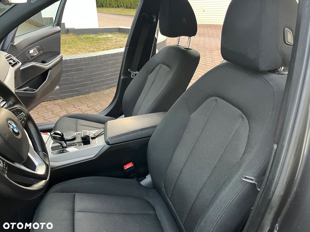 BMW Seria 3 320i xDrive - 20