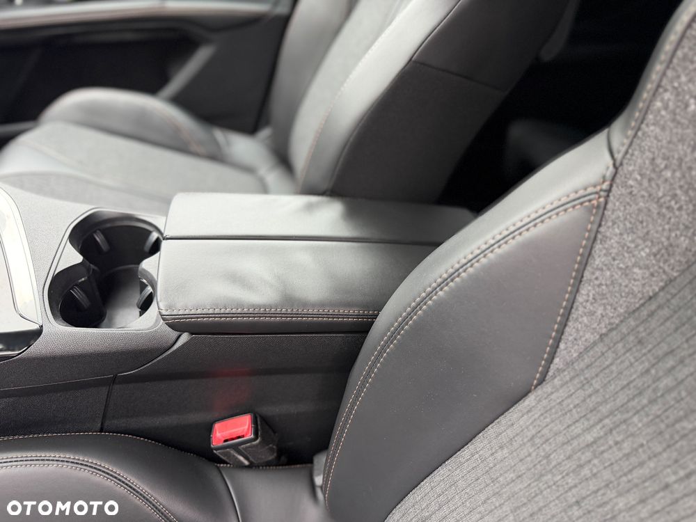 Peugeot 5008 THP 165 EAT6 Allure - 22
