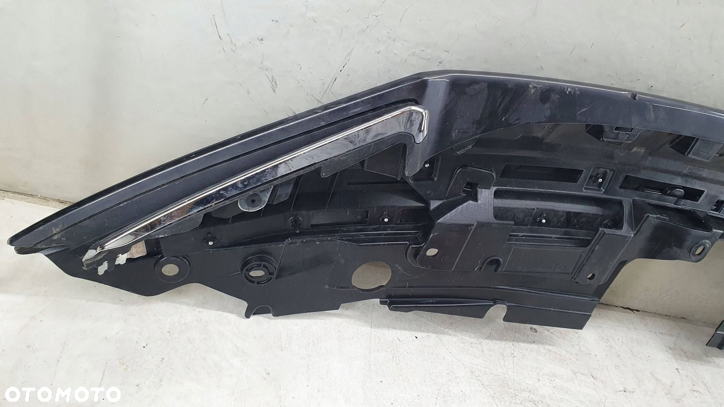 Mazda MX-30 Grill atrapa blenda górna - 5
