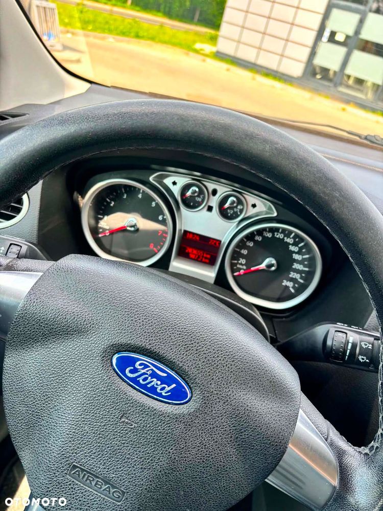 Ford Focus - 8