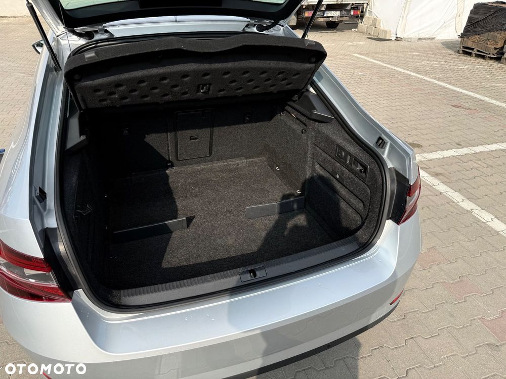 Skoda Superb 2.0 TDI Ambition DSG - 18