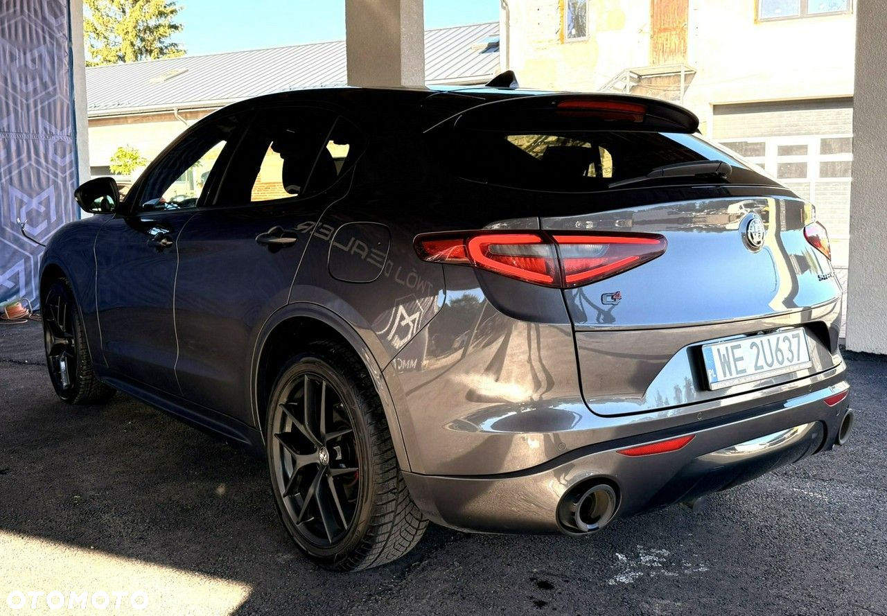 Alfa Romeo Stelvio - 4