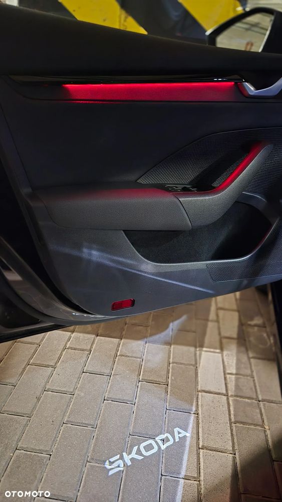 Skoda Octavia 1.5 TSI mHEV DSG Sportline - 33