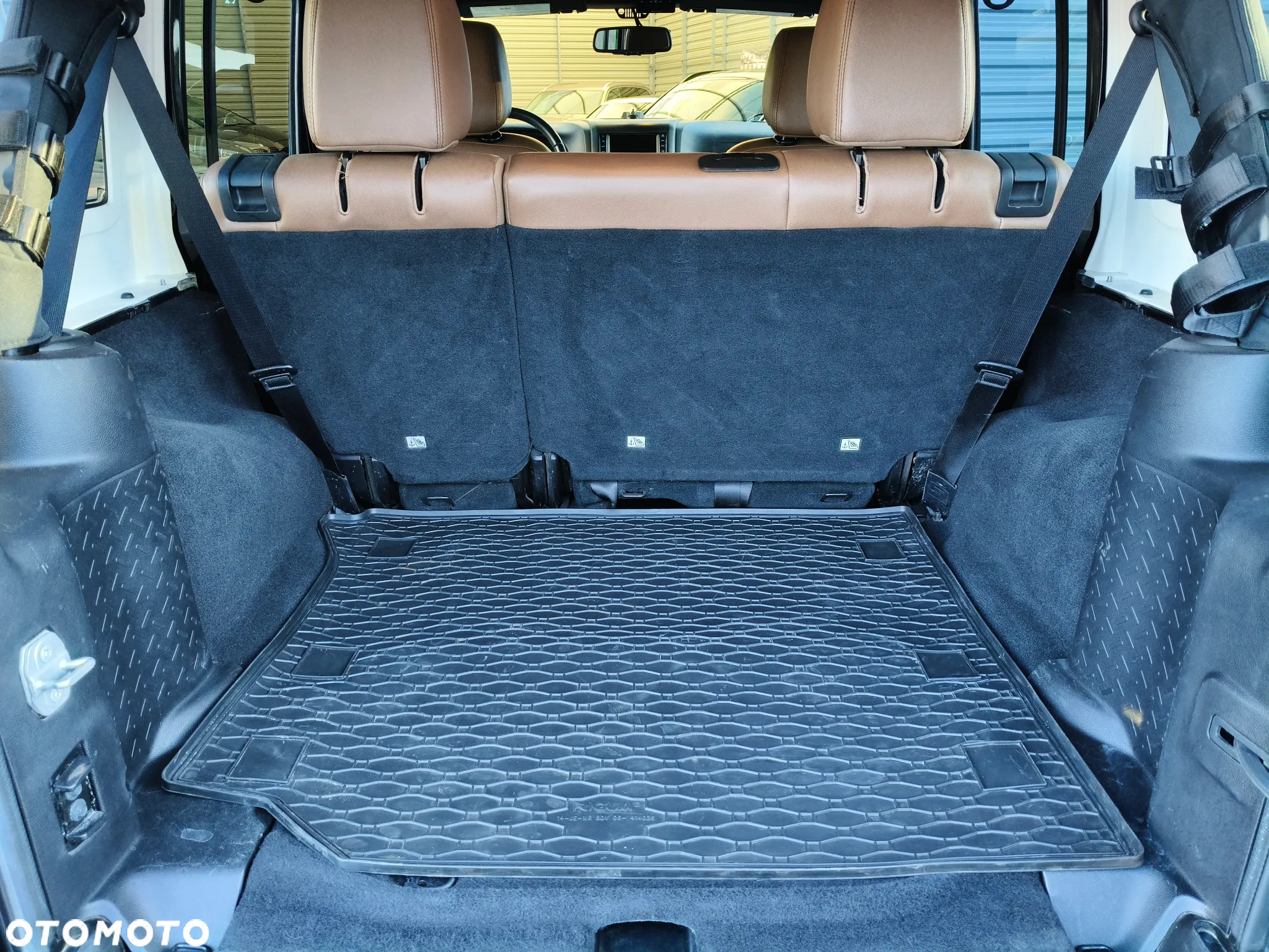 Jeep Wrangler 3.6 Unlim Sahara - 26