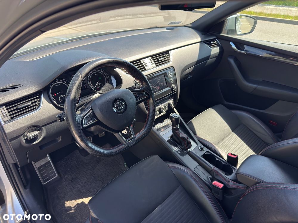 Skoda Octavia 2.0 TDI DSG RS - 29