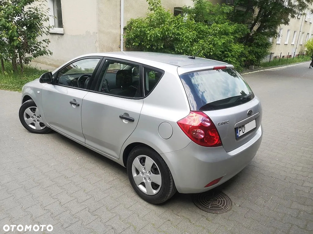 Kia Ceed - 6