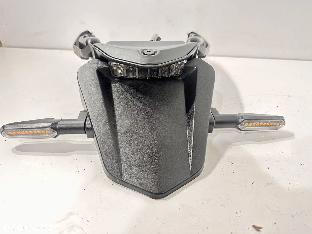 Błotnik tył lampa Mondial 125 HPS 20-23r. - 7