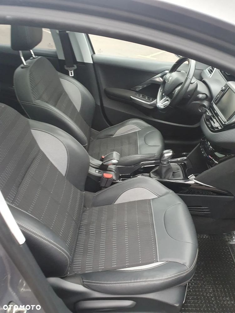 Peugeot 2008 1.6 VTi Active - 12