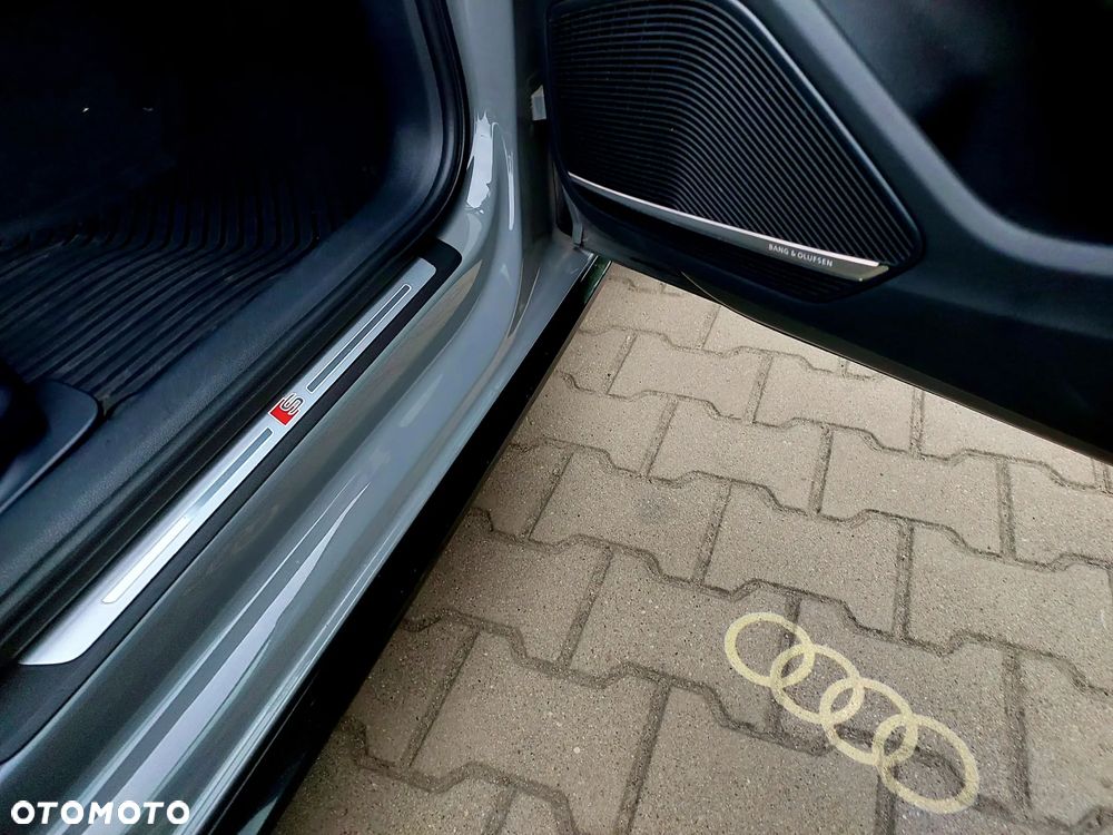 Audi A4 Avant 2.0 TDI Sport S tronic - 25