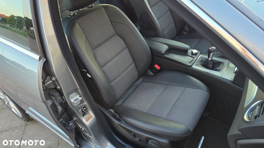 Mercedes-Benz Klasa C 180 BlueEFFICIENCY Avantgarde - 23