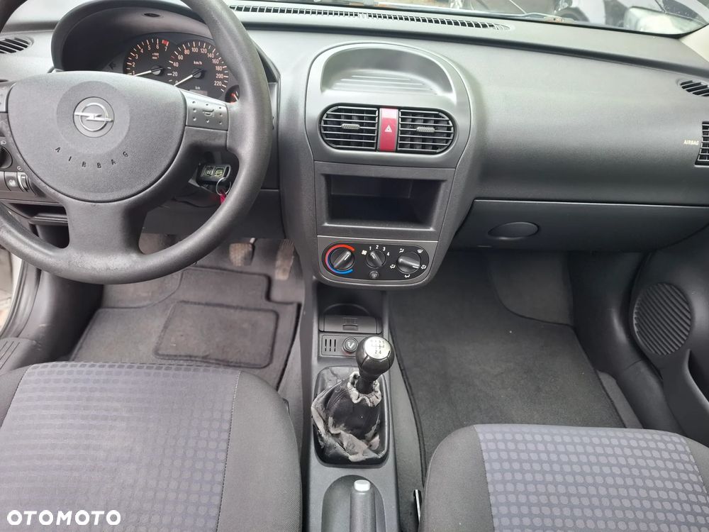 Opel Corsa 1.2 16V - 9