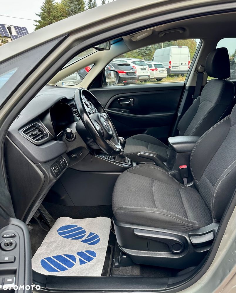 Kia Carens 1.6 GDI Dream-Team Edition - 11