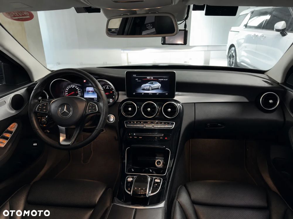 Mercedes-Benz Klasa C 200 4Matic 9G-TRONIC - 13