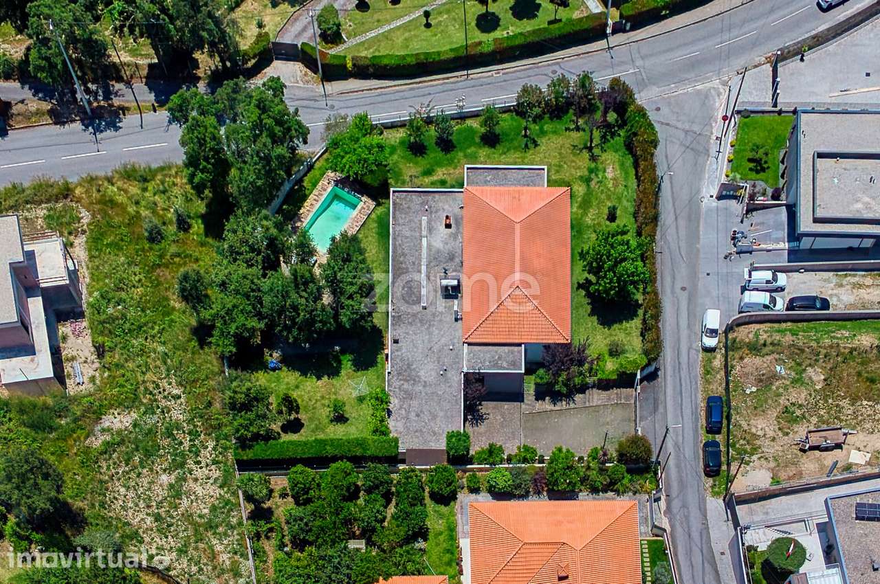 Vivenda T4 480m², terreno 2080m², piscina aquecida, Turiz, Vila Ver... - Grande imagem: 2/60