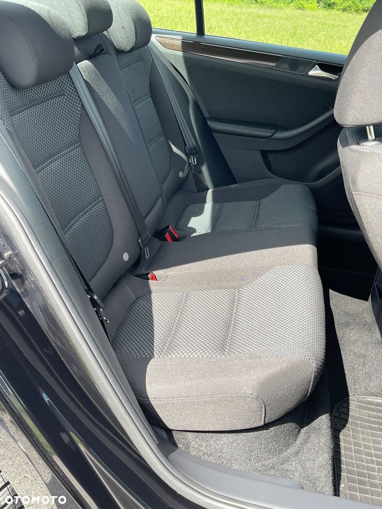 Volkswagen Jetta 1.2 TSI Comfortline - 31