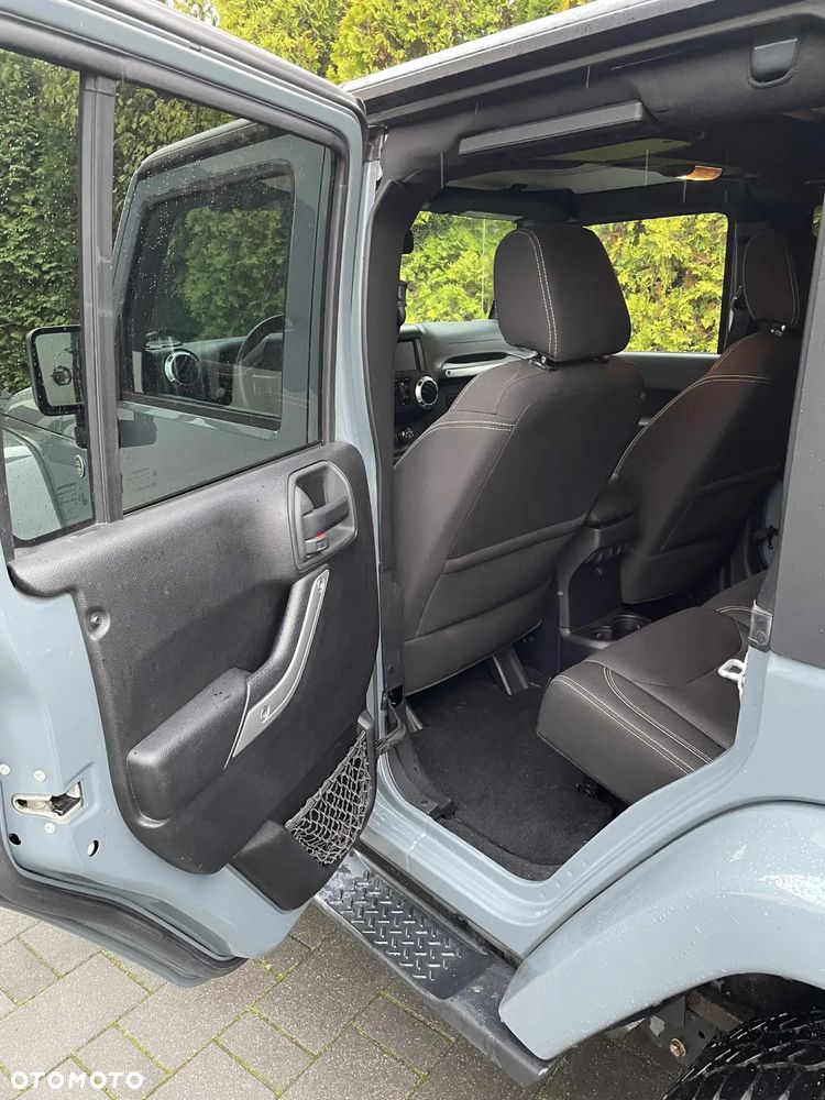 Jeep Wrangler 3.6 Unlim Sahara - 5