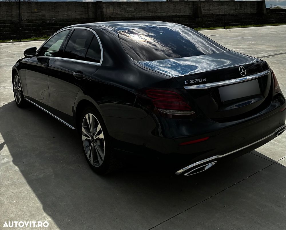 Mercedes-Benz E 220 BlueTEC 9G-TRONIC Avantgarde - 4