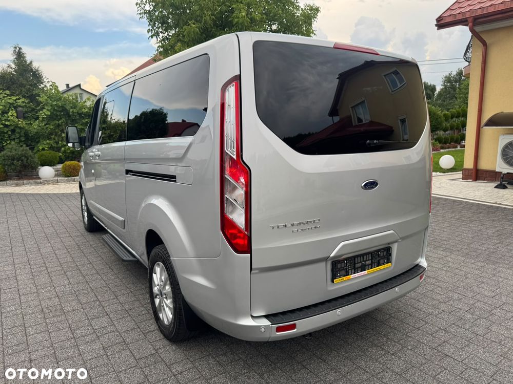 Ford Tourneo Custom - 16