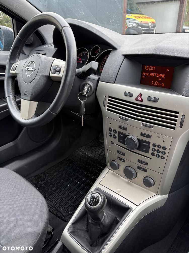 Opel Astra GTC 1.6 - 10