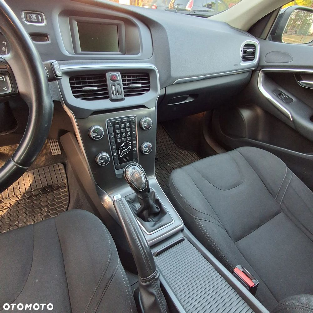 Volvo V40 D2 - 16