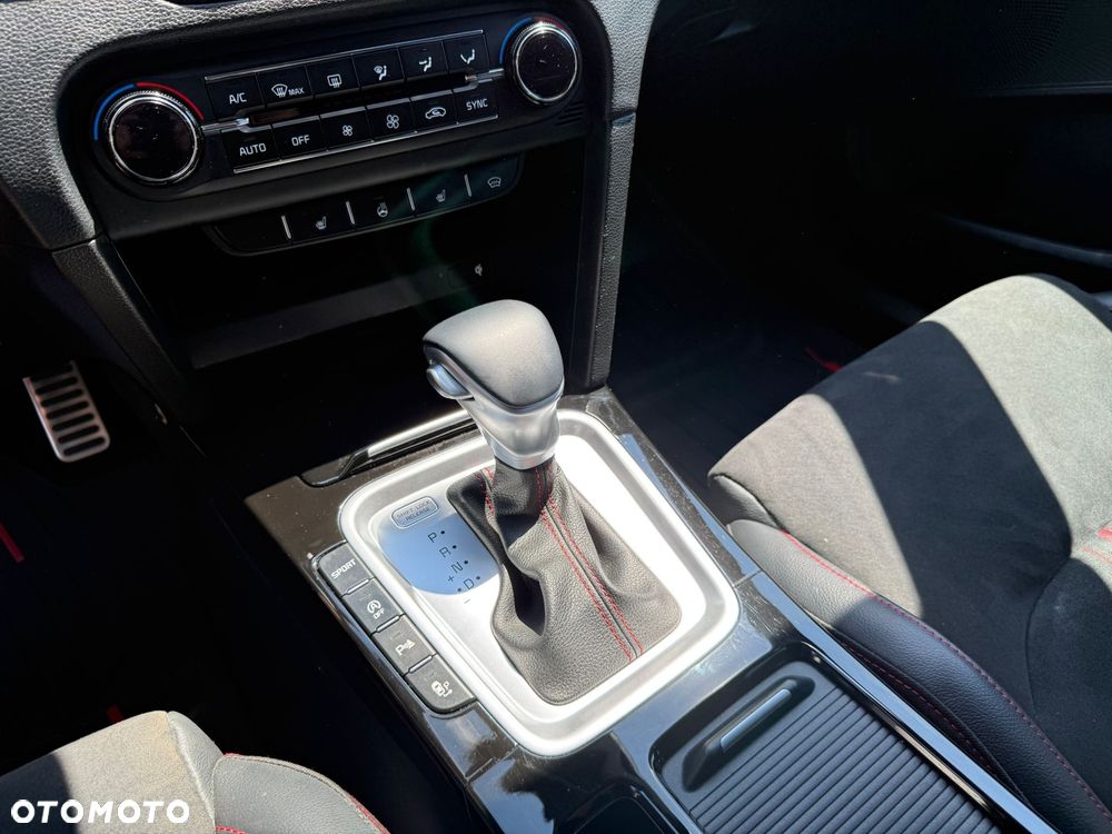 Kia ProCeed - 25