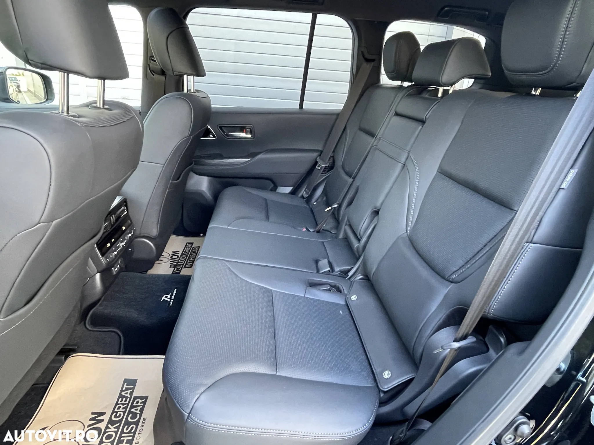 Toyota Land Cruiser 300 - 20