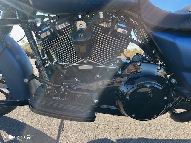 Harley-Davidson FLHXS Street Glide spécial anniversary 115th - 12