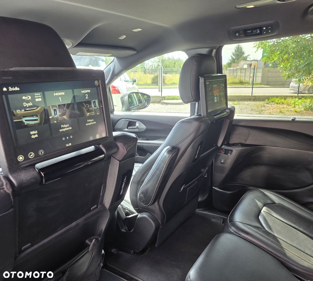 Chrysler Pacifica - 17