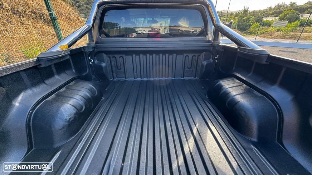 Toyota Hilux 2.4 D-4D 4WD Trial - 17
