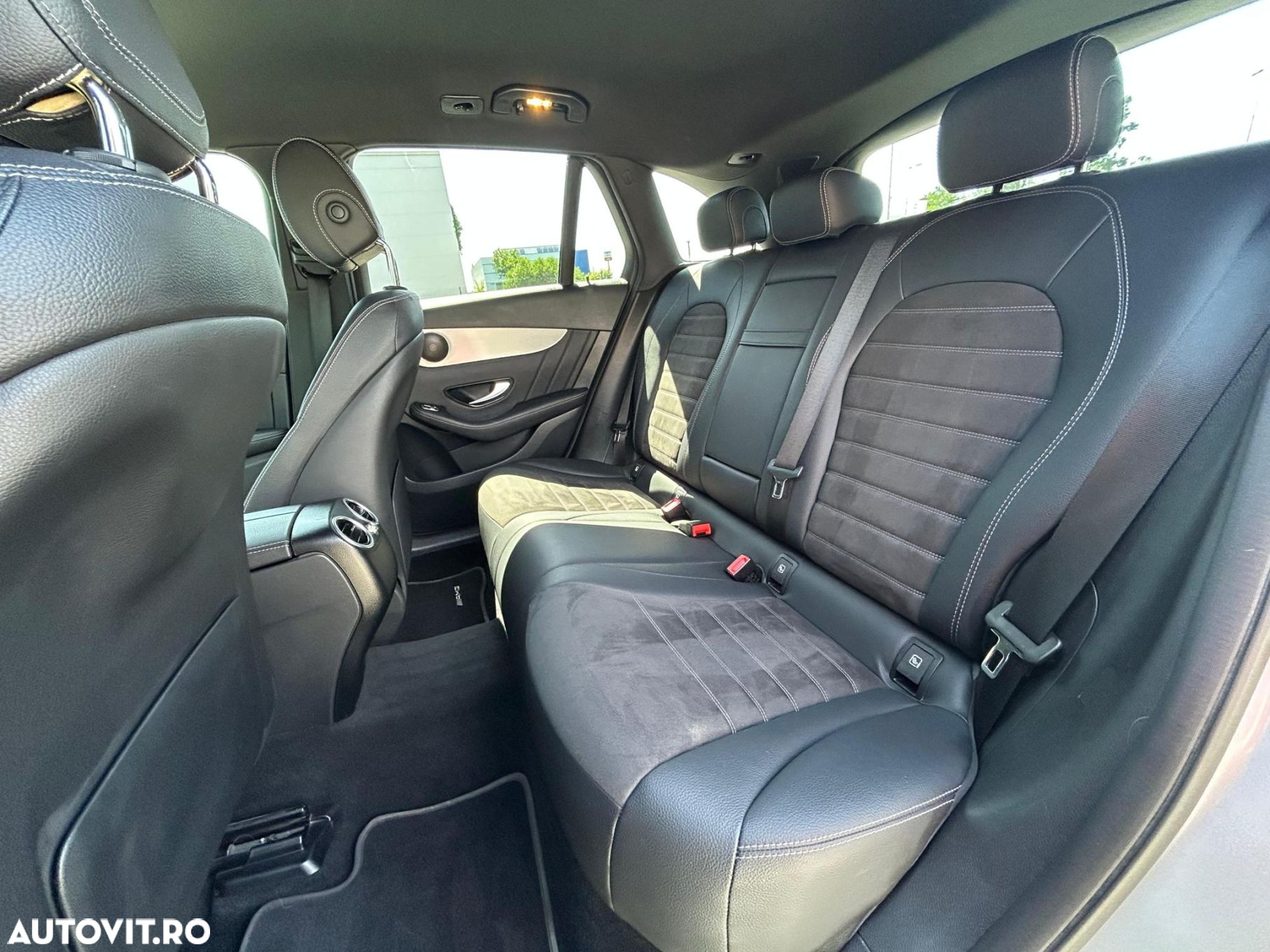 Mercedes-Benz GLC 300 e 4Matic 9G-TRONIC AMG Line - 15