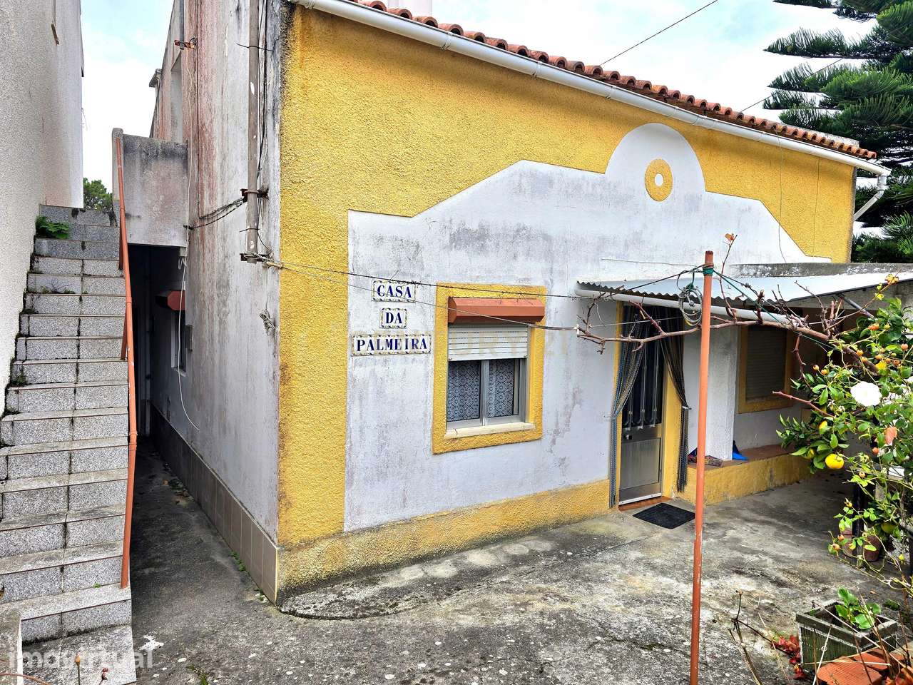 Moradia de Rés-do-Chão T2+2 e sotão para rentabilizar - Grande imagem: 2/26