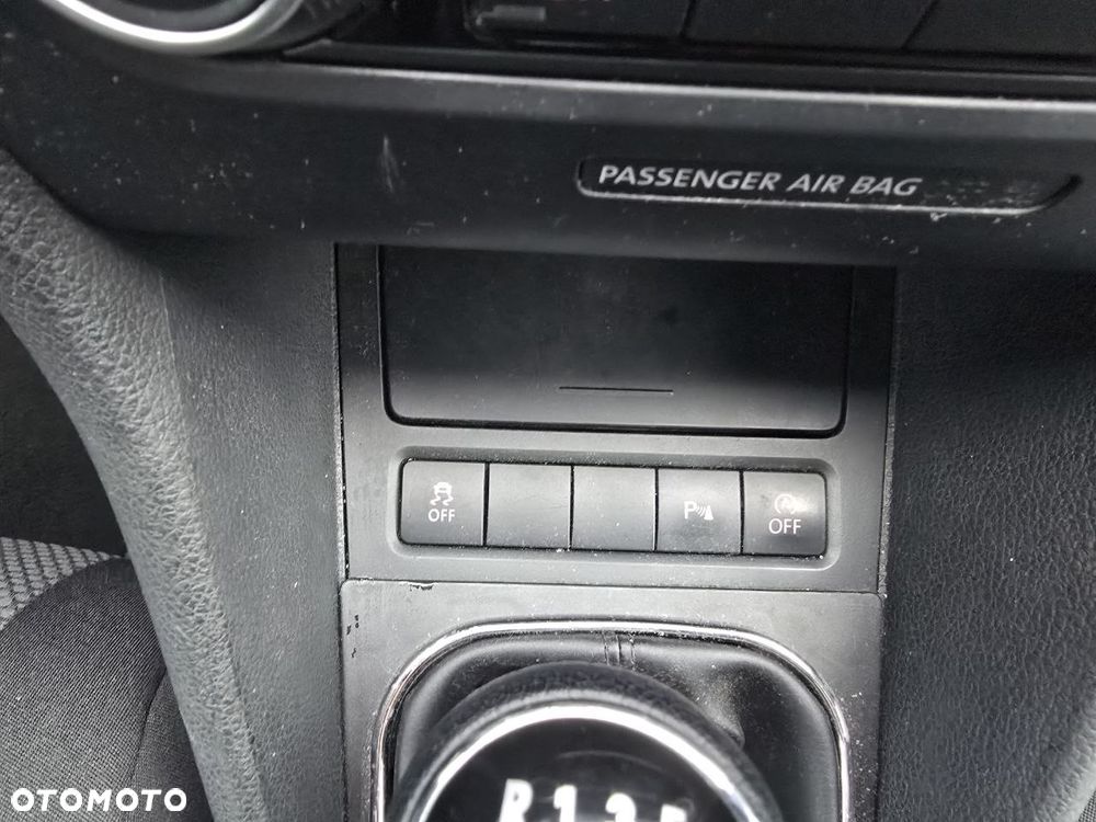Volkswagen Golf 1.6 TDI Highline - 16