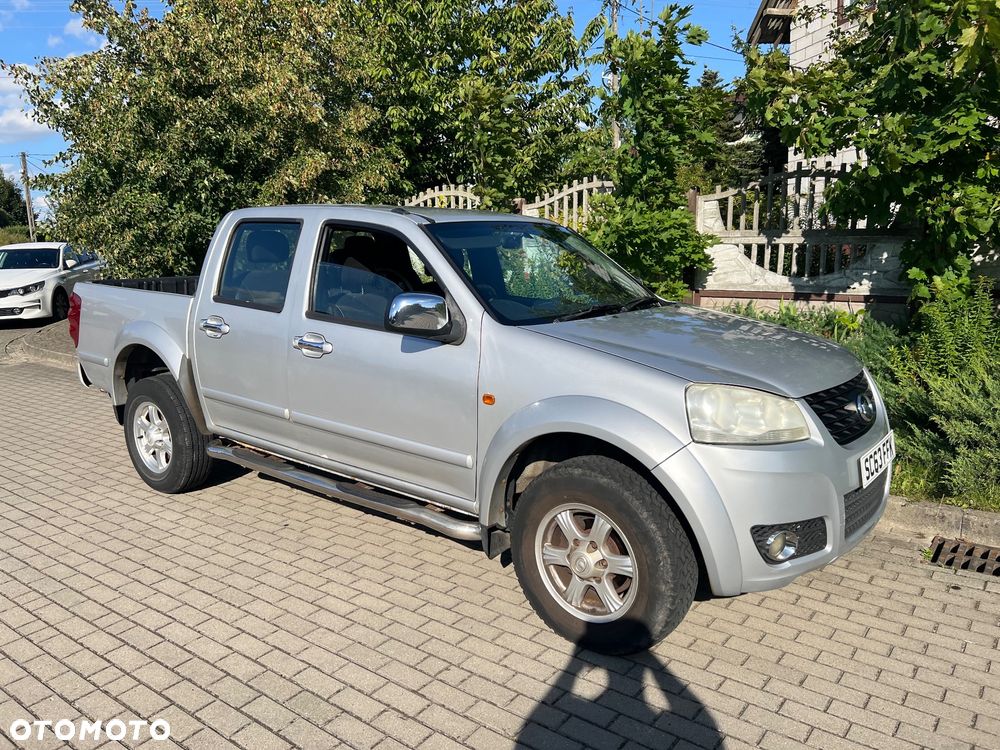 Isuzu Pick up - 1