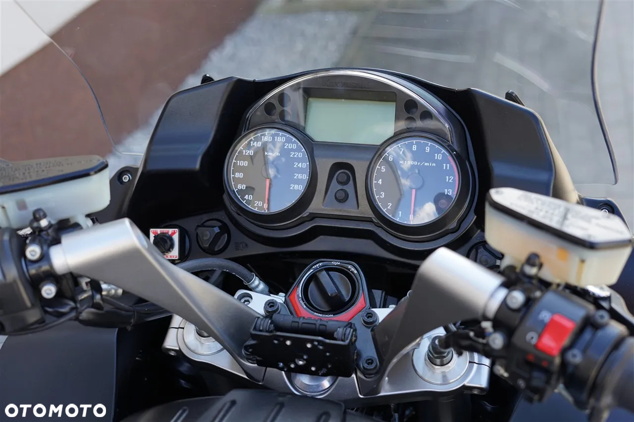 Kawasaki GTR - 18