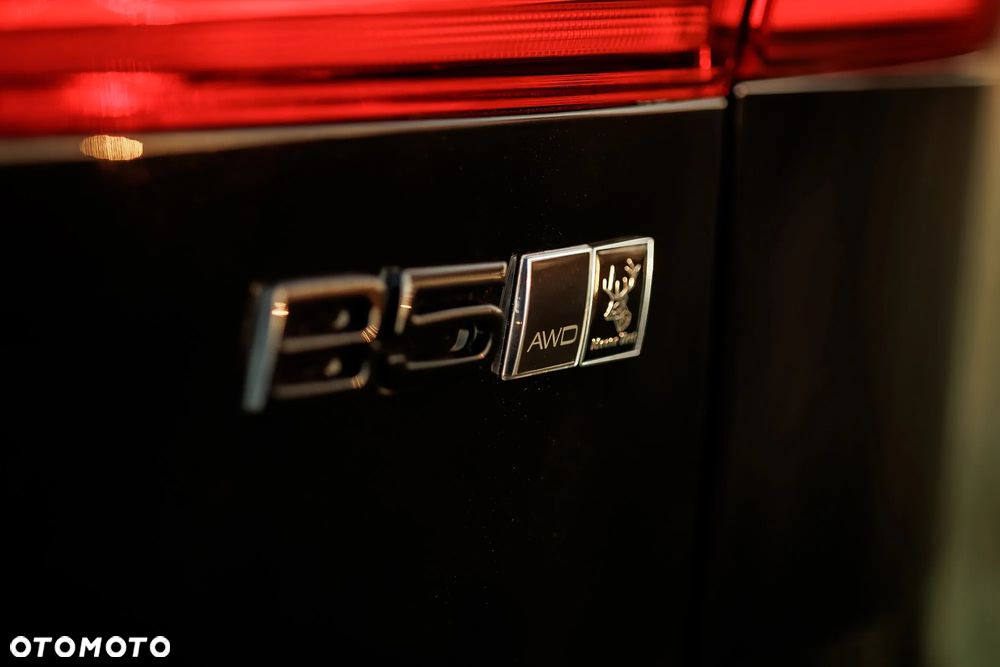 Volvo XC 60 B5 B AWD Plus Black Edition - 18