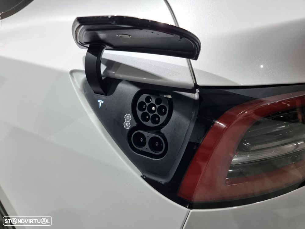 Tesla Model Y Long-Range RWD - 14